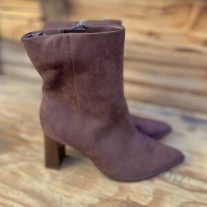 UNIVERSAL THREAD | NWT Brown Heeled Ankle Booties 8.5